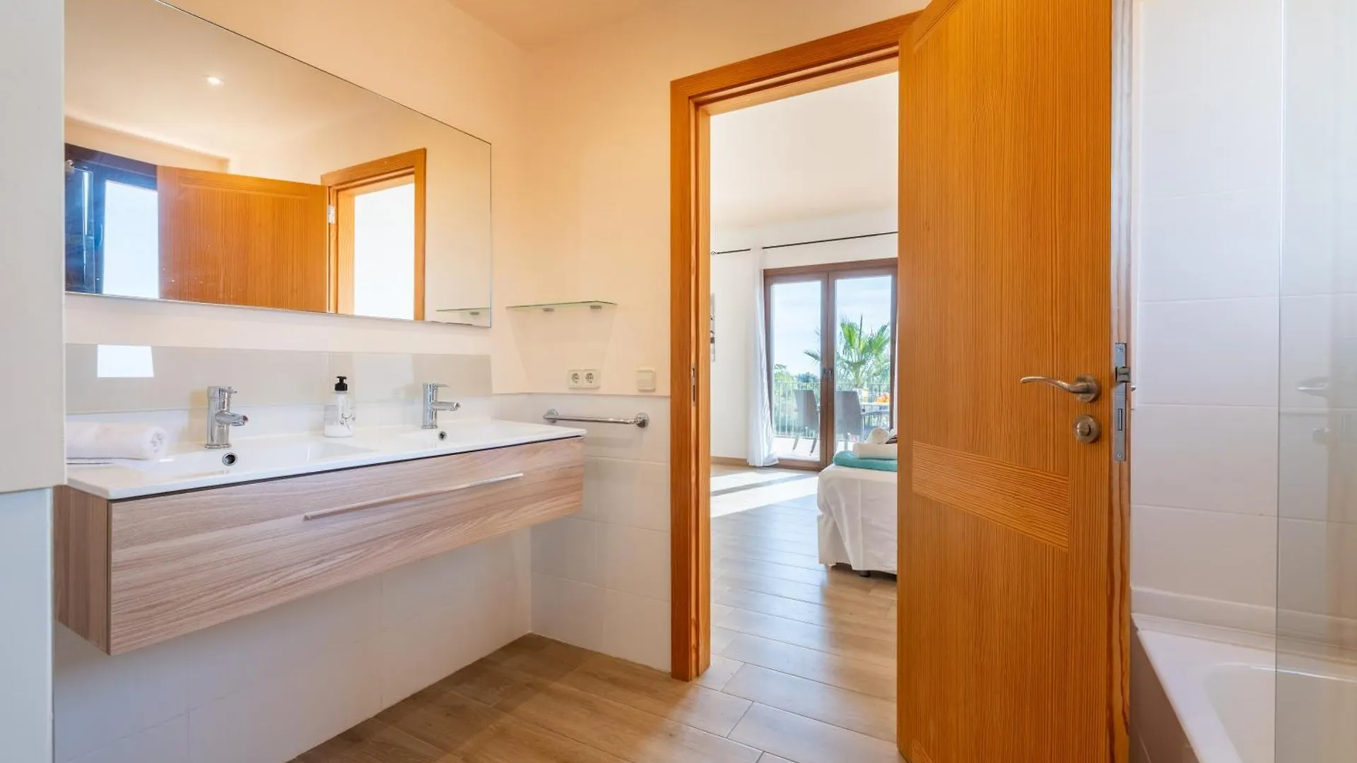Son Sampoli Suites Adults Only By Mhr Llucmajor  0*, Llucmajor (Mallorca)