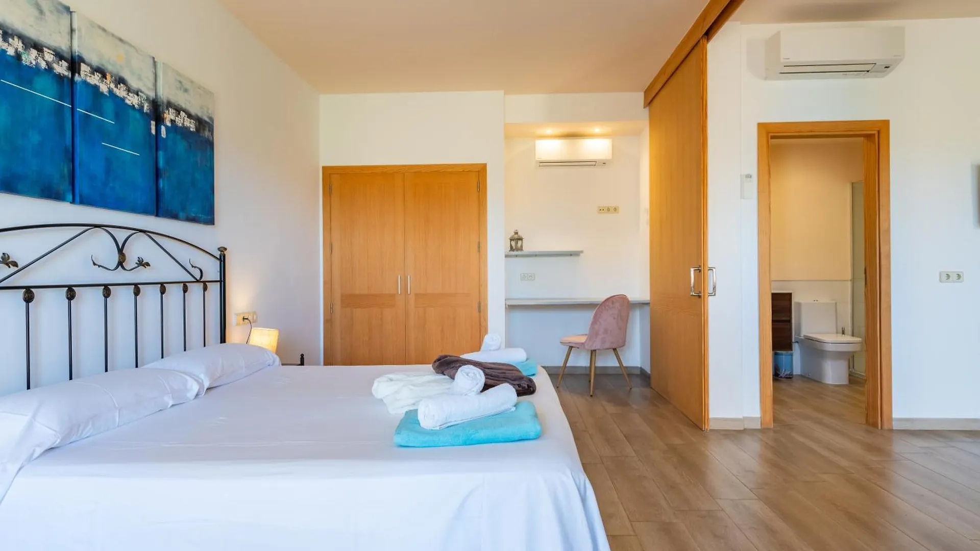 Farm stay Son Sampoli Suites Adults Only By Mhr Llucmajor  Spain